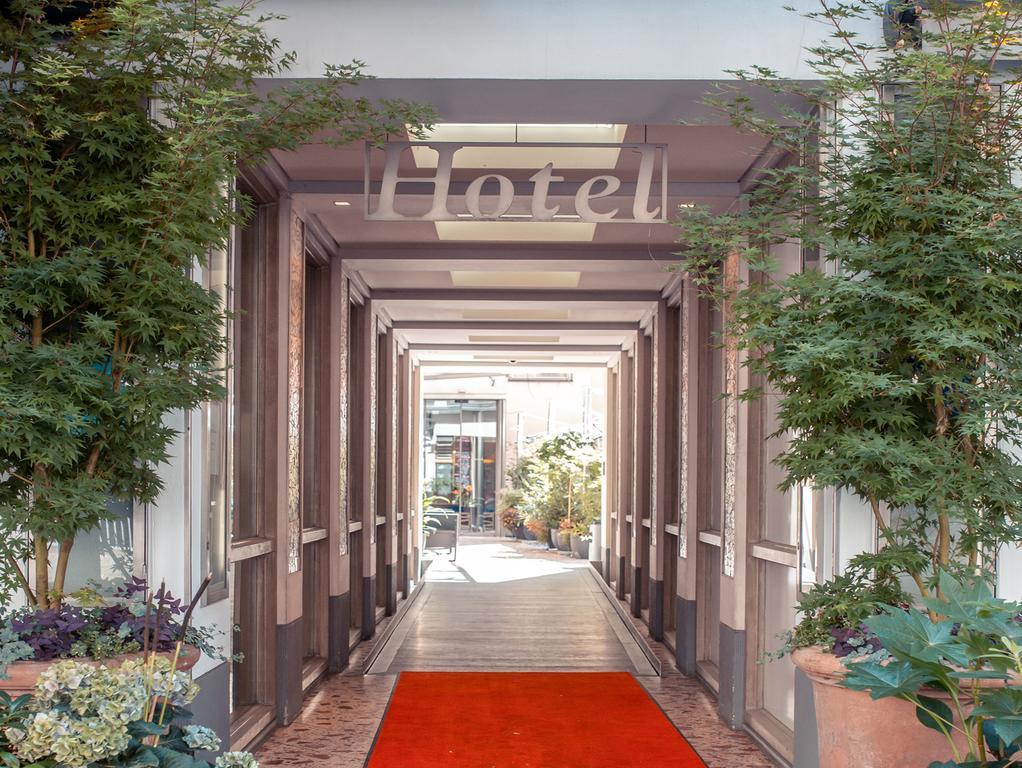 Hotel Bleibtreu Berlin By Golden Tulip Екстер'єр фото